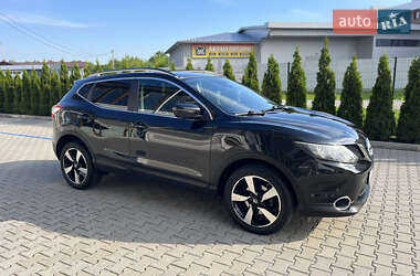 Внедорожник / Кроссовер Nissan Qashqai 2015 в Черновцах