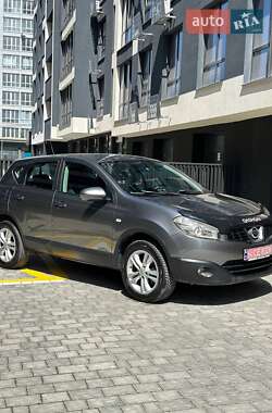 Позашляховик / Кросовер Nissan Qashqai 2012 в 