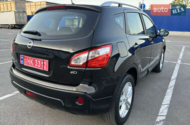 Позашляховик / Кросовер Nissan Qashqai 2013 в 