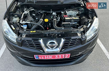 Позашляховик / Кросовер Nissan Qashqai 2013 в 