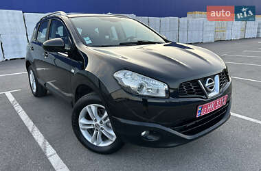 Позашляховик / Кросовер Nissan Qashqai 2013 в 