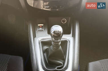 Внедорожник / Кроссовер Nissan Qashqai 2015 в 