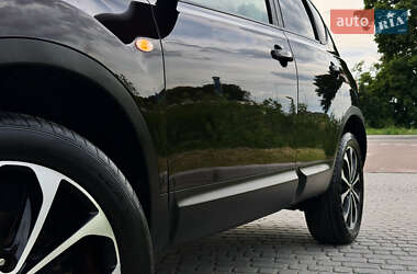 Внедорожник / Кроссовер Nissan Qashqai 2012 в 