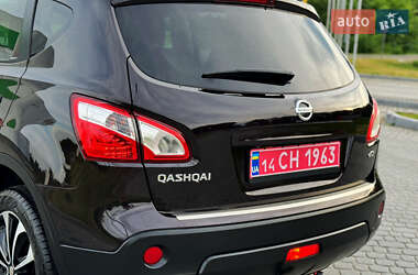 Внедорожник / Кроссовер Nissan Qashqai 2012 в 
