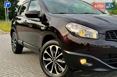 Внедорожник / Кроссовер Nissan Qashqai 2012 в 