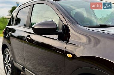 Внедорожник / Кроссовер Nissan Qashqai 2012 в 