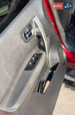 Внедорожник / Кроссовер Nissan Qashqai 2012 в 