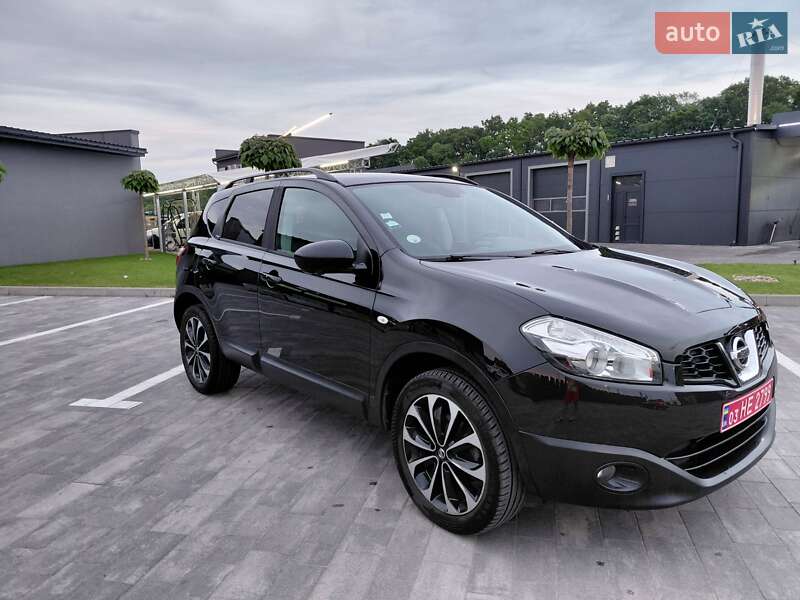 Позашляховик / Кросовер Nissan Qashqai 2013 в 