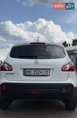 Внедорожник / Кроссовер Nissan Qashqai 2013 в 