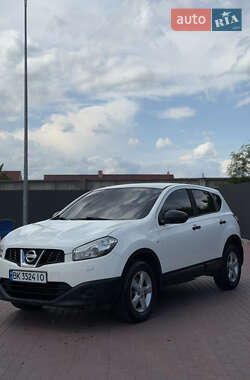 Внедорожник / Кроссовер Nissan Qashqai 2013 в 