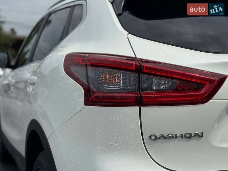 Внедорожник / Кроссовер Nissan Qashqai 2017 в Ровно фото 11 Внедорожник / Кроссовер Nissan Qashqai 2017 в Ровно