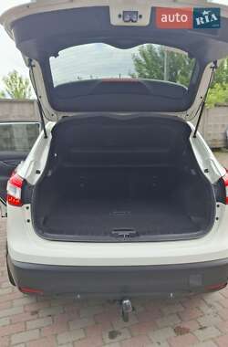 Внедорожник / Кроссовер Nissan Qashqai 2014 в 