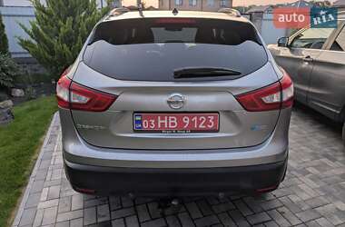 Внедорожник / Кроссовер Nissan Qashqai 2015 в 