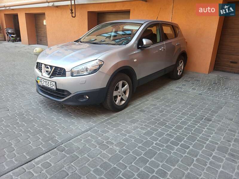 Внедорожник / Кроссовер Nissan Qashqai 2010 в 