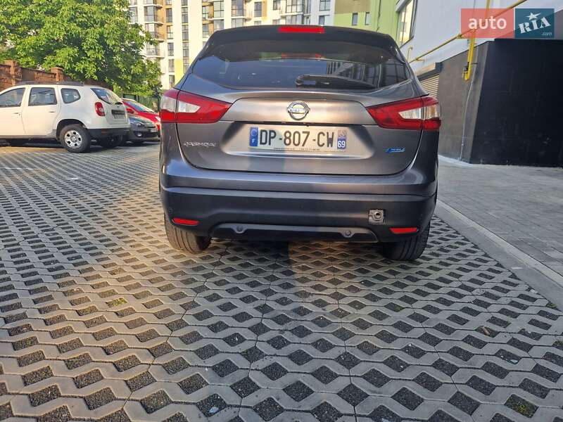 Внедорожник / Кроссовер Nissan Qashqai 2015 в Луцке