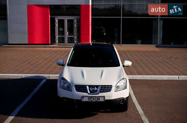 Внедорожник / Кроссовер Nissan Qashqai 2009 в 