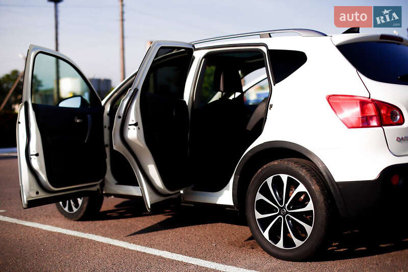 Позашляховик / Кросовер Nissan Qashqai 2009 в Полтаві