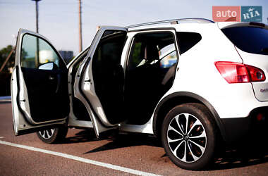 Внедорожник / Кроссовер Nissan Qashqai 2009 в 