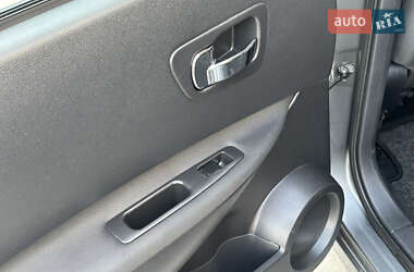 Внедорожник / Кроссовер Nissan Qashqai 2011 в 