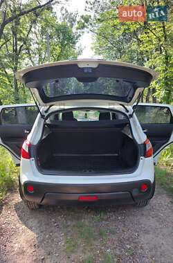 Внедорожник / Кроссовер Nissan Qashqai 2012 в 