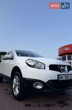 Позашляховик / Кросовер Nissan Qashqai 2010 в Рівному