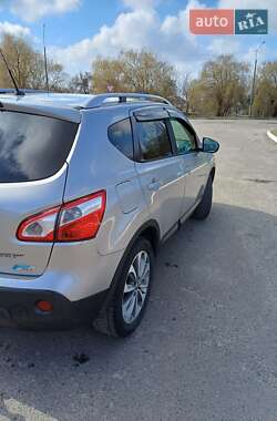 Внедорожник / Кроссовер Nissan Qashqai 2010 в Сарнах