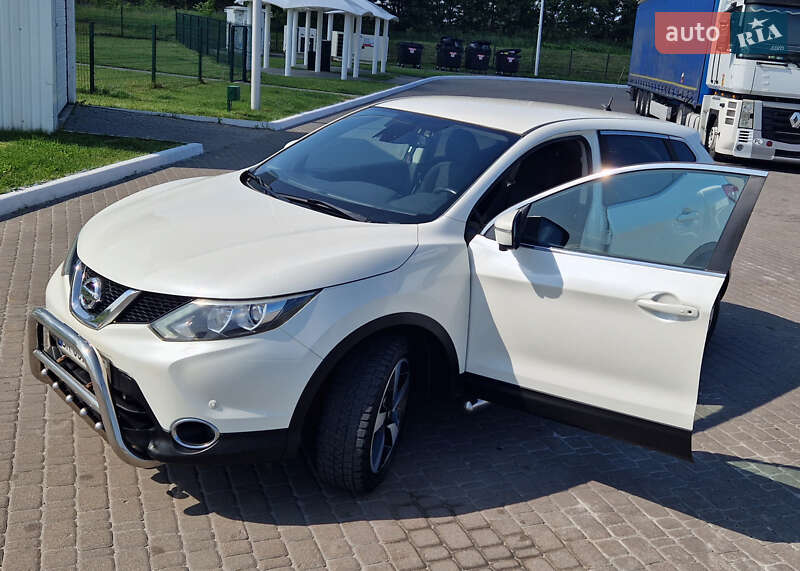 Внедорожник / Кроссовер Nissan Qashqai 2015 в Ровно