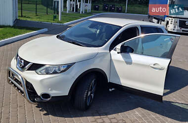 Внедорожник / Кроссовер Nissan Qashqai 2015 в 