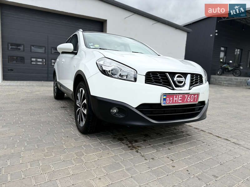 Позашляховик / Кросовер Nissan Qashqai 2011 в Звенигородці