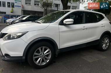 Внедорожник / Кроссовер Nissan Qashqai 2016 в 