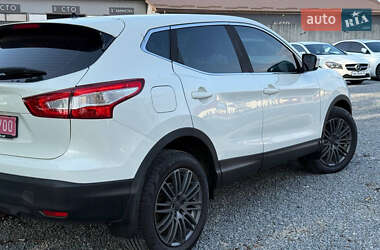 Внедорожник / Кроссовер Nissan Qashqai 2015 в 