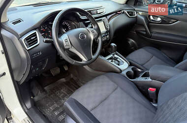 Внедорожник / Кроссовер Nissan Qashqai 2015 в 