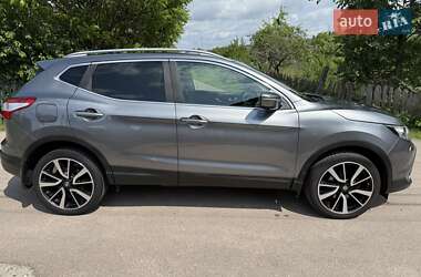 Позашляховик / Кросовер Nissan Qashqai 2014 в 