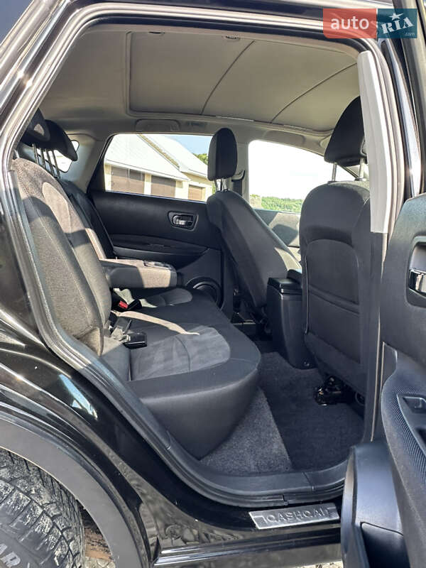 Позашляховик / Кросовер Nissan Qashqai 2011 в Косові