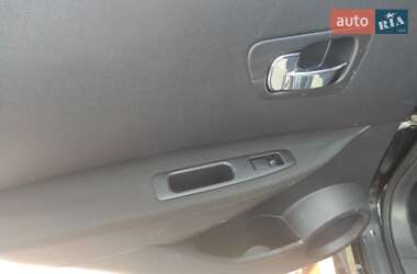 Внедорожник / Кроссовер Nissan Qashqai 2009 в 