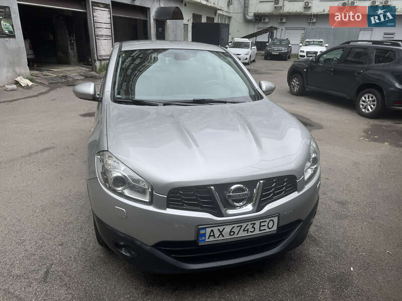 Внедорожник / Кроссовер Nissan Qashqai 2013 в 