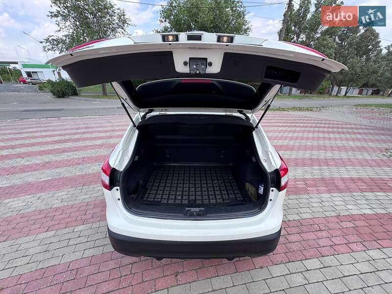 Позашляховик / Кросовер Nissan Qashqai 2017 в Запоріжжі