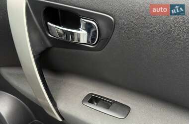 Внедорожник / Кроссовер Nissan Qashqai 2011 в 