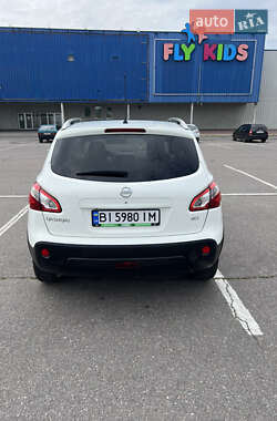 Внедорожник / Кроссовер Nissan Qashqai 2012 в 