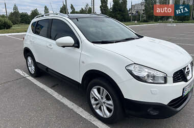 Внедорожник / Кроссовер Nissan Qashqai 2012 в 