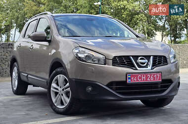 Внедорожник / Кроссовер Nissan Qashqai 2010 в 