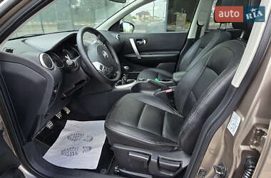Внедорожник / Кроссовер Nissan Qashqai 2010 в 