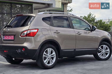 Внедорожник / Кроссовер Nissan Qashqai 2010 в 