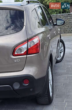 Внедорожник / Кроссовер Nissan Qashqai 2010 в 