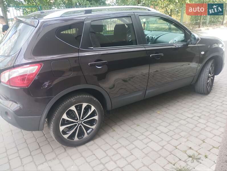 Внедорожник / Кроссовер Nissan Qashqai 2011 в Ивано-Франковске