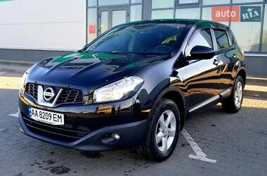 Позашляховик / Кросовер Nissan Qashqai 2012 в 