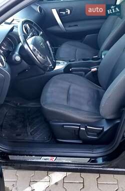 Позашляховик / Кросовер Nissan Qashqai 2012 в 