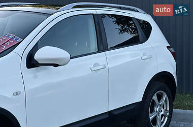Позашляховик / Кросовер Nissan Qashqai 2013 в 