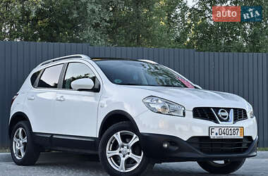 Позашляховик / Кросовер Nissan Qashqai 2013 в 