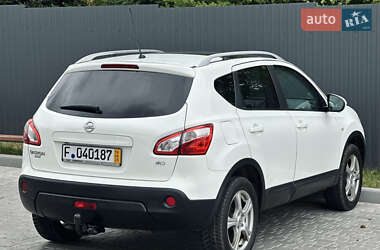Позашляховик / Кросовер Nissan Qashqai 2013 в 